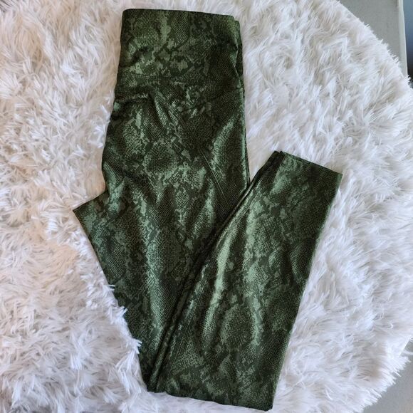 All in Motion High-Rise Leggings - Picture 6 of 9